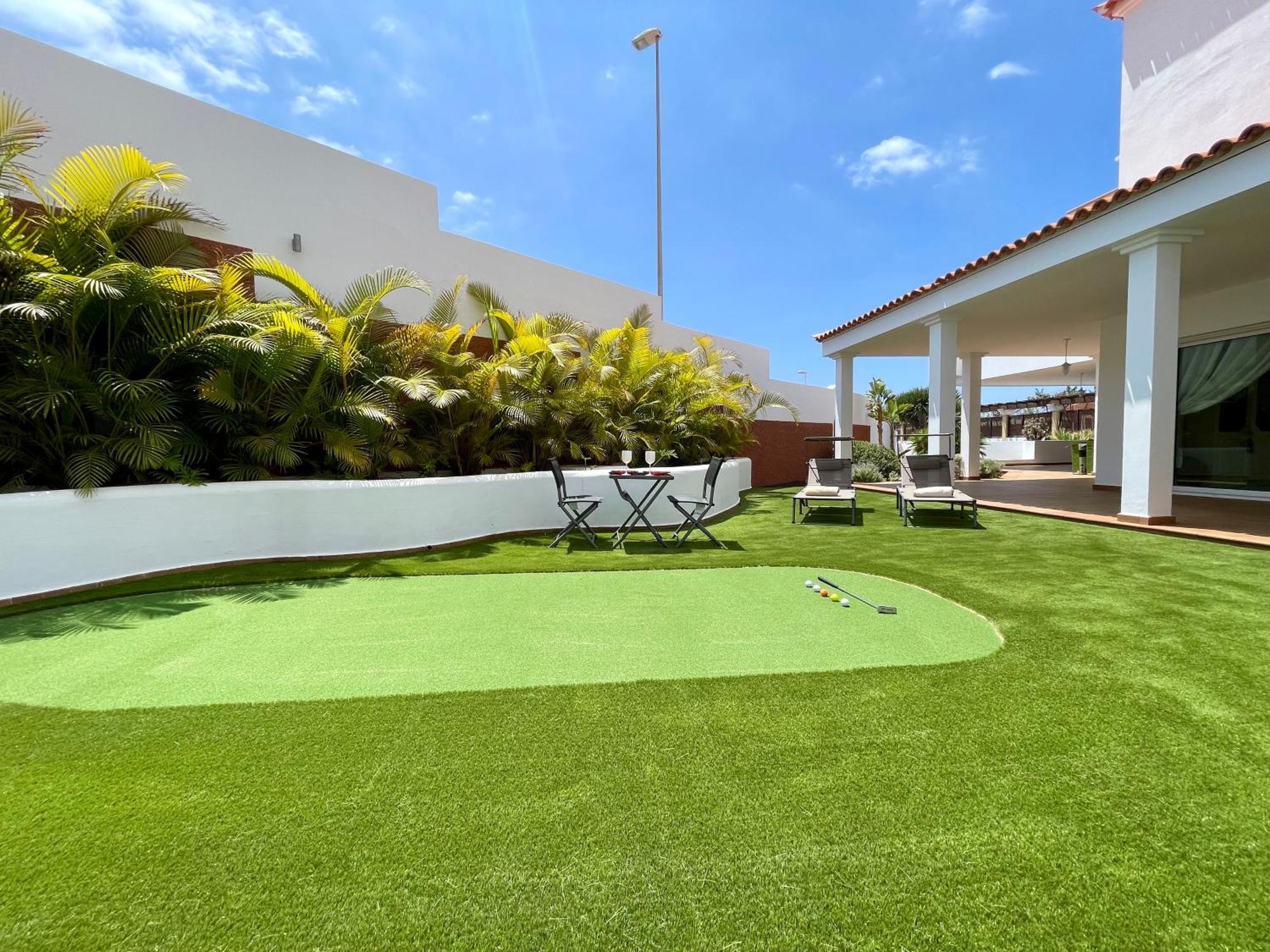 Villa Amorio A Spacious Modern Getaway With A Private Heated Pool & Sea Views Costa Adeje  Bagian luar foto
