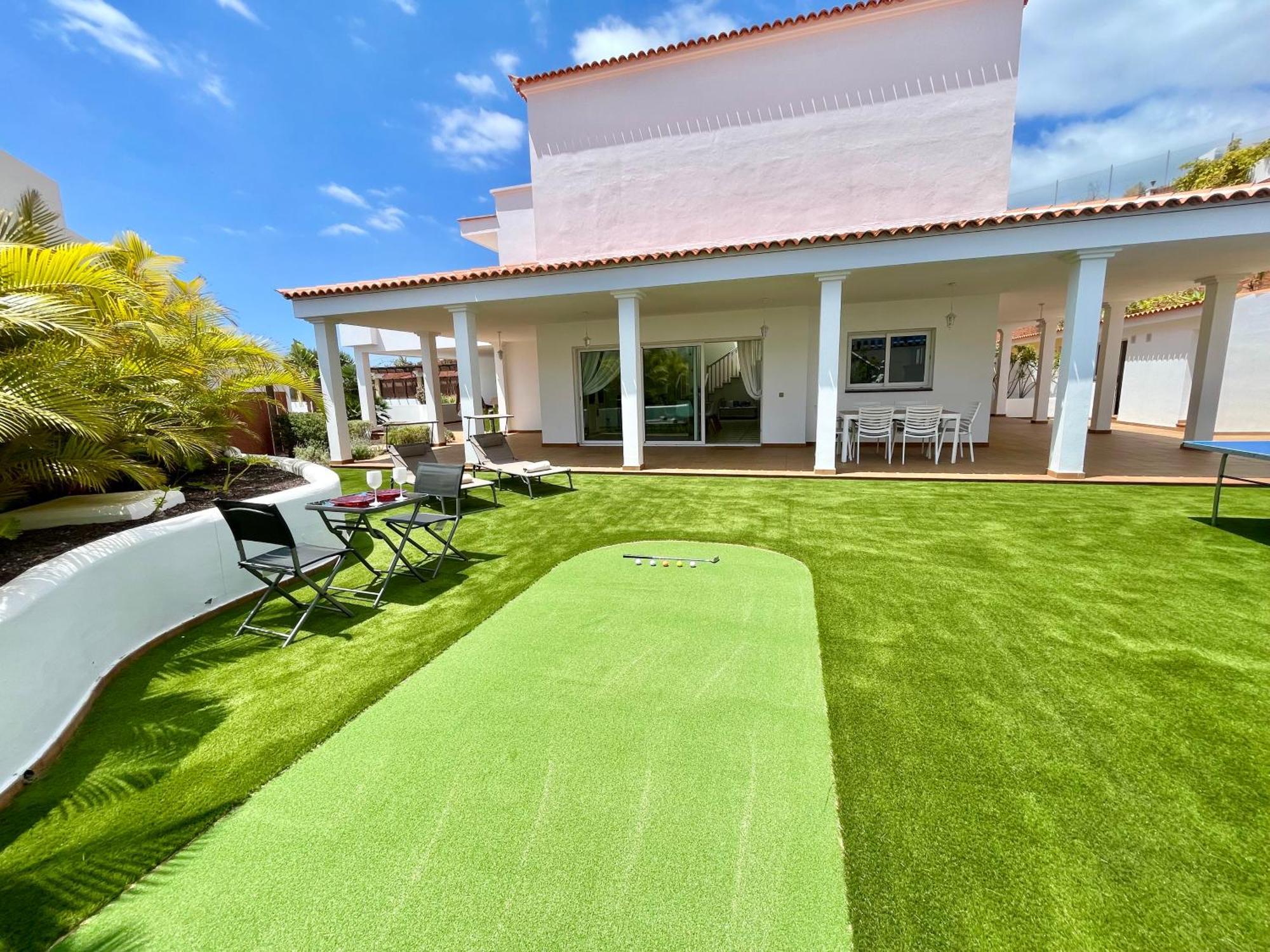 Villa Amorio A Spacious Modern Getaway With A Private Heated Pool & Sea Views Costa Adeje  Bagian luar foto