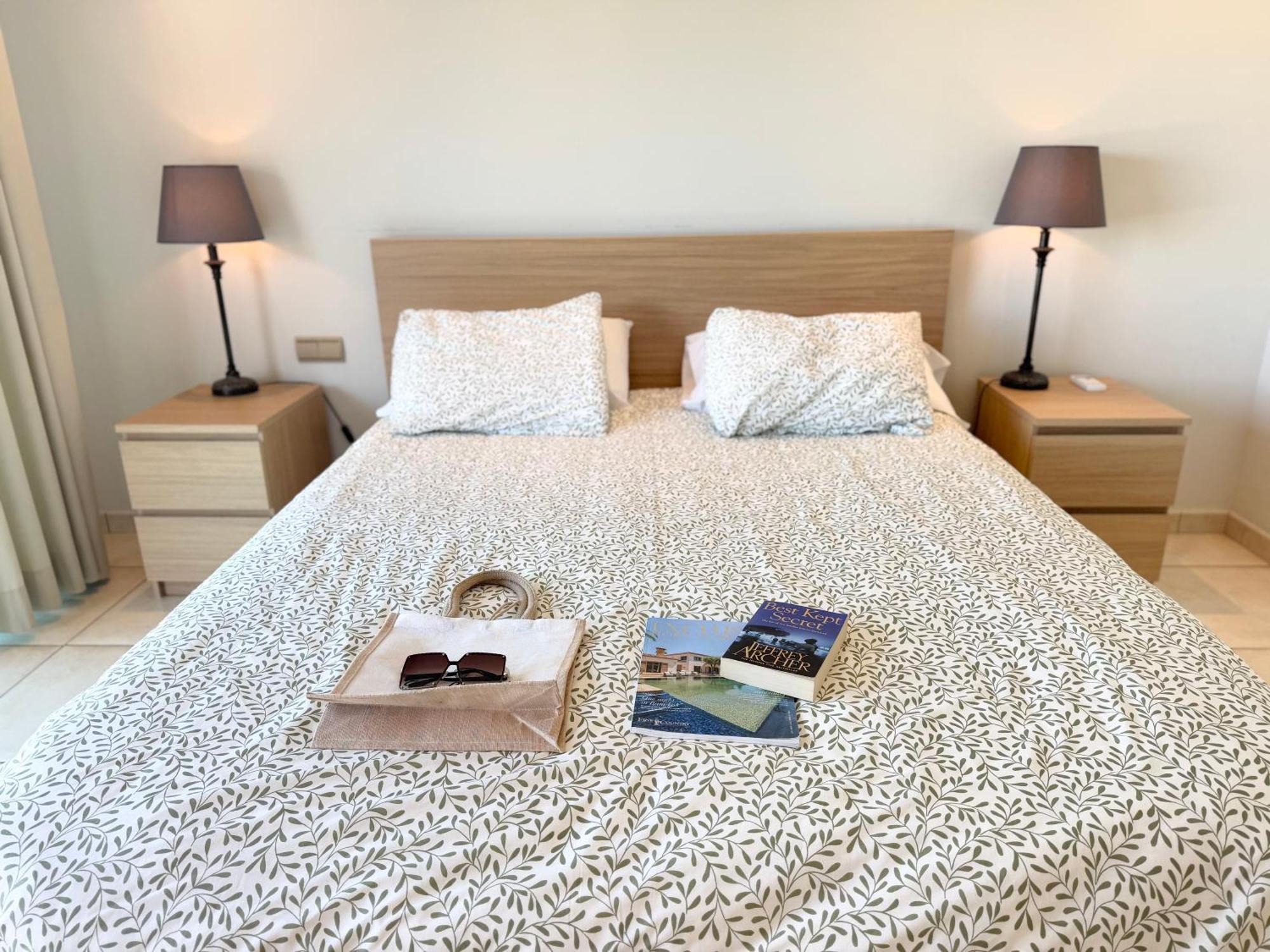 Villa Amorio A Spacious Modern Getaway With A Private Heated Pool & Sea Views Costa Adeje  Bagian luar foto