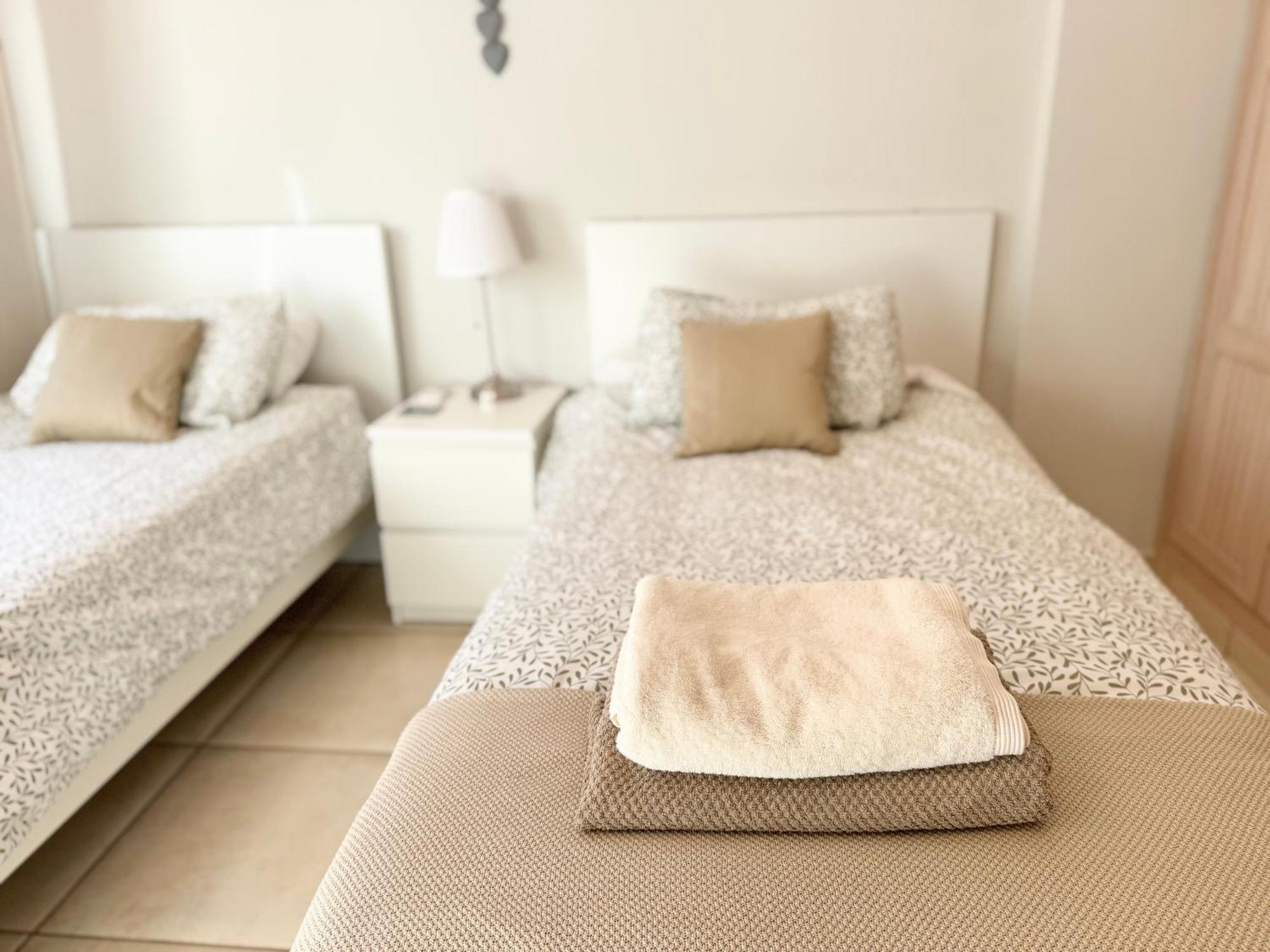 Villa Amorio A Spacious Modern Getaway With A Private Heated Pool & Sea Views Costa Adeje  Bagian luar foto