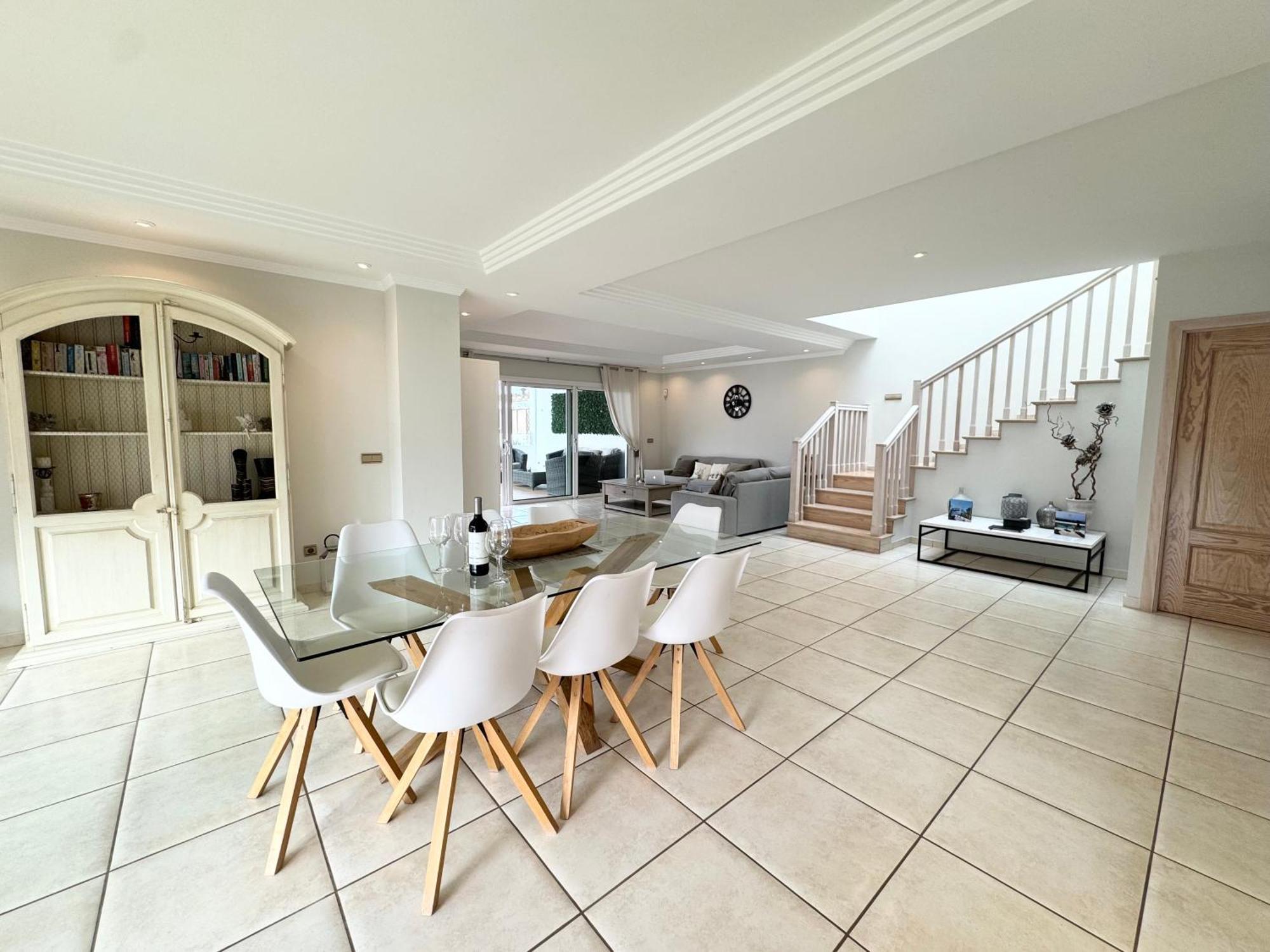 Villa Amorio A Spacious Modern Getaway With A Private Heated Pool & Sea Views Costa Adeje  Bagian luar foto